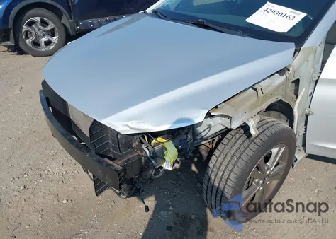 2018 Hyundai Elantra Value Edition z USA, uszkodzony, nr VIN 5NPD84LF0JH277415